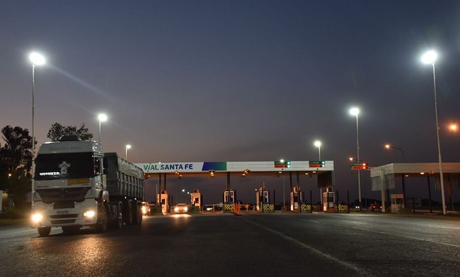 Oscar Ceschi confirmó en LT9 la nueva iluminación en 30 kilómetros de la autopista Santa Fe - Rosario