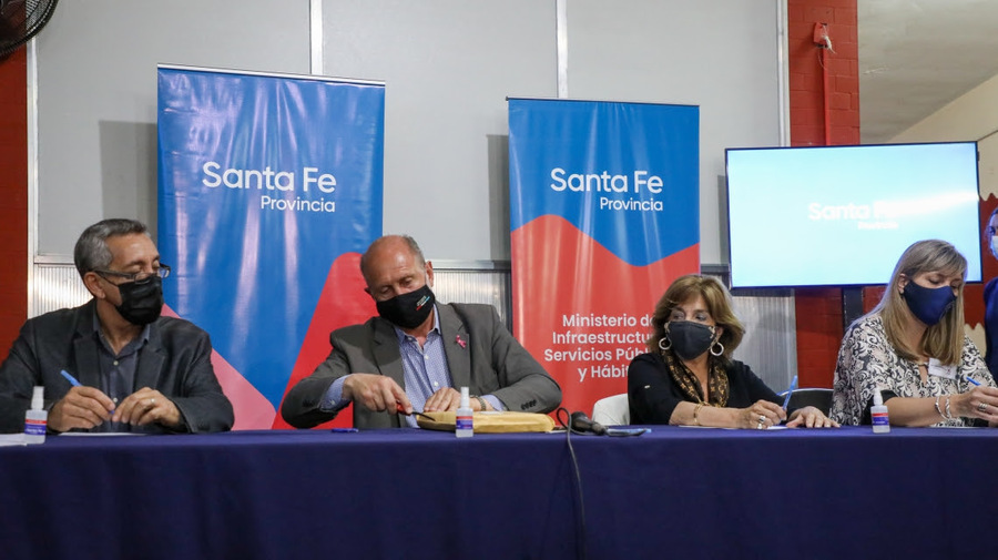 Perotti inauguró el área de mamografías y licitó la refuncionalización del área de internación del Hospital Sayago