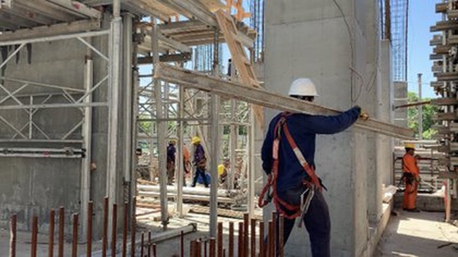 La provincia autoriza las obras privadas que ocupen más de 30 trabajadores de la construcción