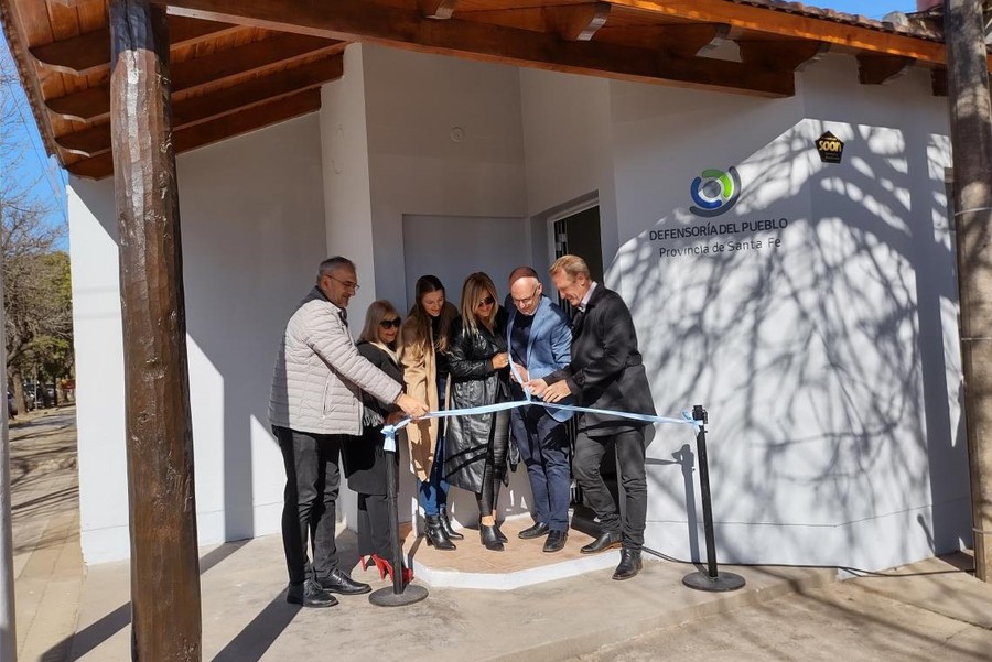 El senador Calvo, participó de la inauguración de la nueva oficina de atención ubicada en la ciudad de Sunchales
