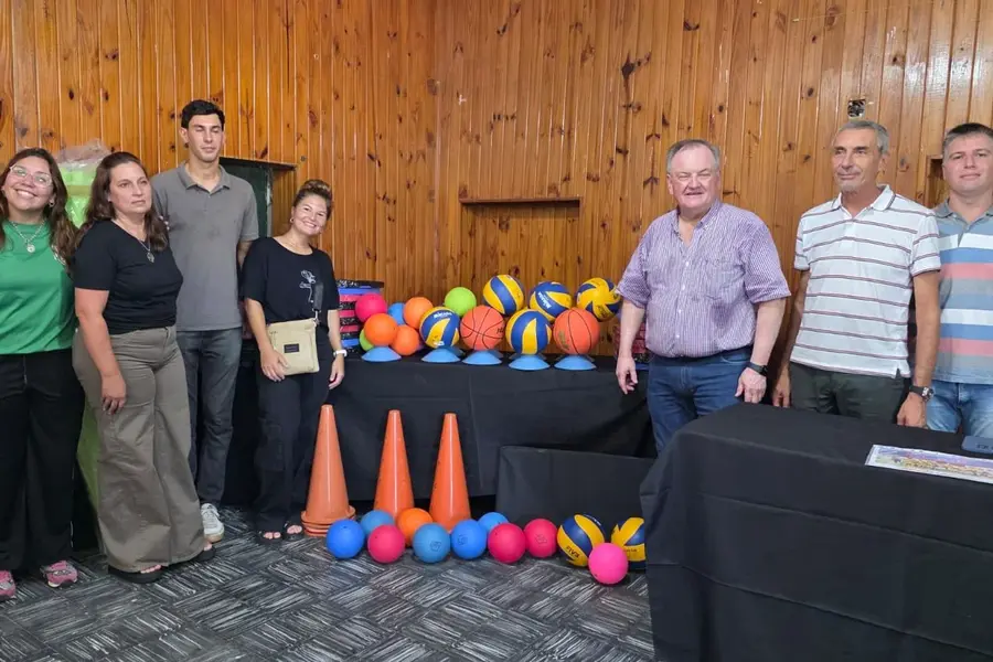 Michlig encabezó un acto de entrega de aportes y equipamientos a Clubes de San Cristóbal