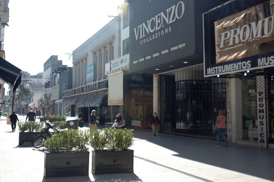 Comerciantes piden al Gobierno que “los ayude” si se retrocede de fase