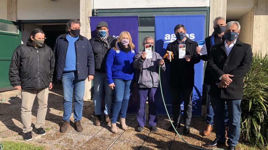 Aguas Santafesinas lanzó una campaña para el uso responsable y solidario del agua durante el lavado de veredas