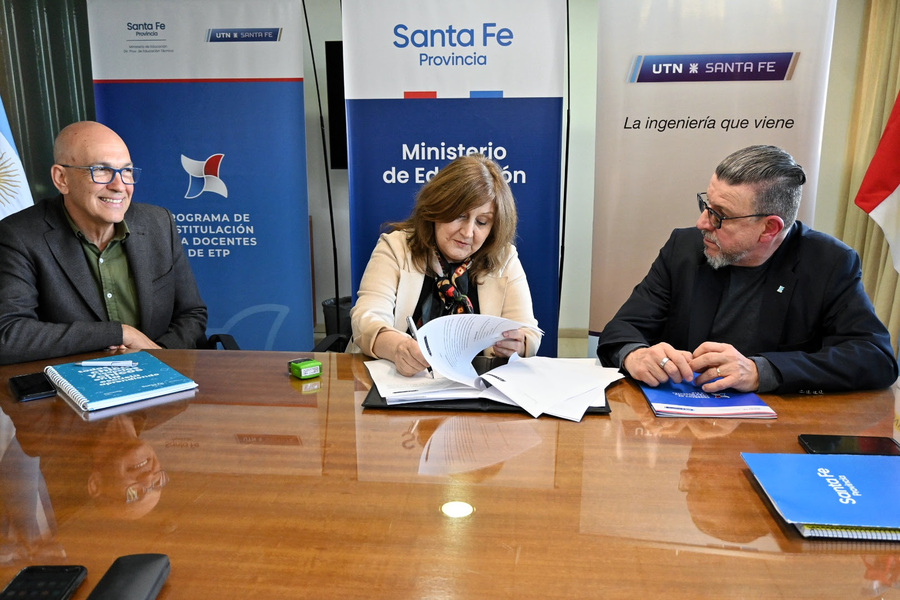 La provincia firmó un convenio con la UTN para el perfeccionamiento de docentes de escuelas técnicas de Santa Fe