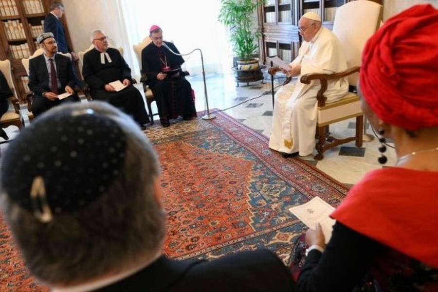 El Papa reitera que la crisis social y la ambiental son una misma crisis