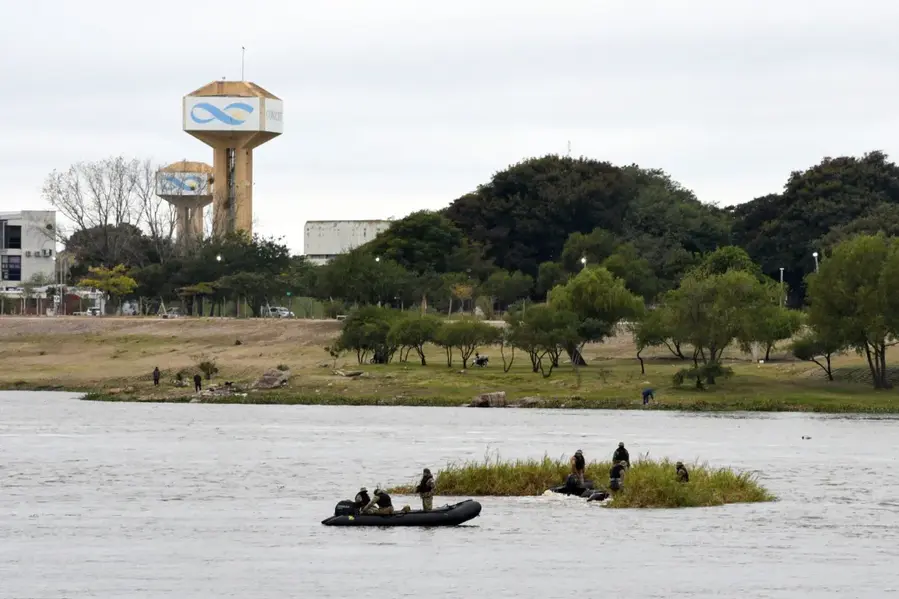 Avanza la limpieza de camalotes en la Laguna Setúbal para los Juegos Sudamericanos 2026