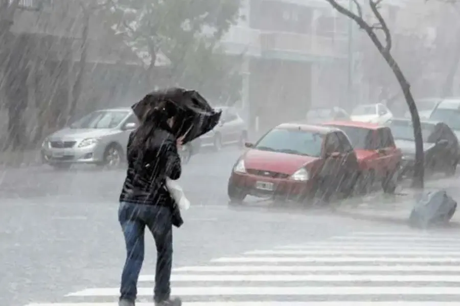 Doble alerta meteorológico en Santa Fe: prevén tormentas fuertes, ráfagas intensas y posible granizo