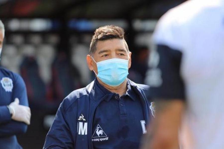 Internaron a Maradona en una clínica de La Plata