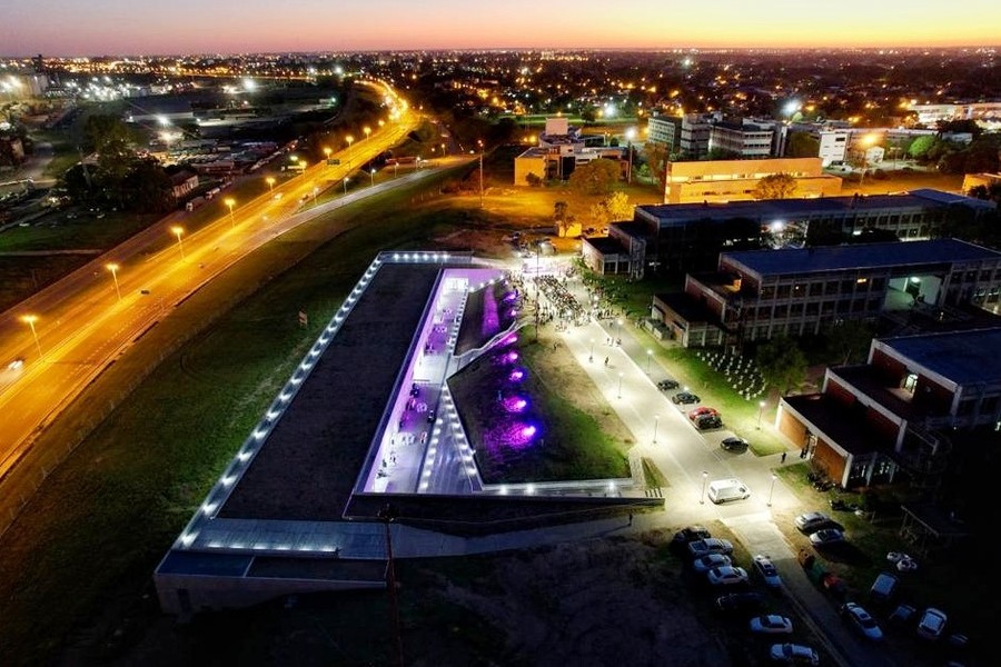 Perotti participó de la inauguración del nuevo Aulario de la Universidad Nacional de Rosario