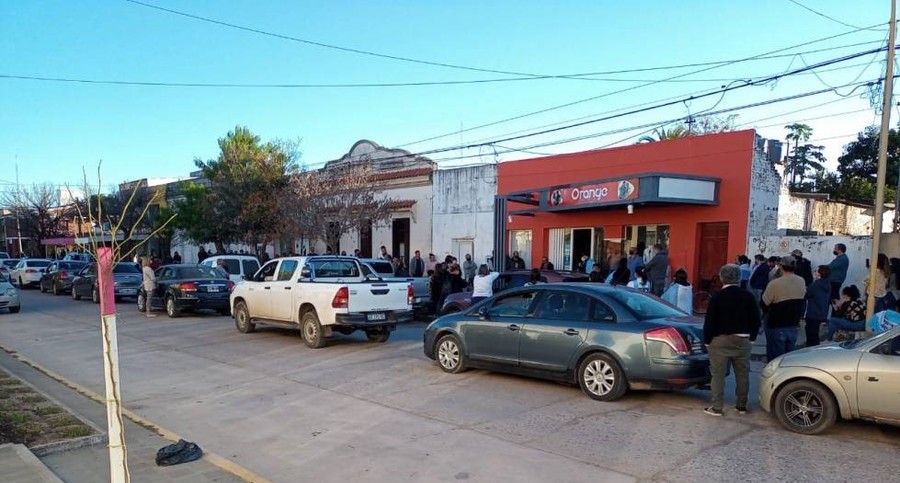 En Reconquista, Avellaneda y Vera salieron a manifestarse en contra de las restricciones a los derechos de circular y trabajar