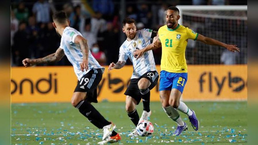 Argentina se metió en Qatar 2022 tras igualar con Brasil y gracias a la derrota de Chile