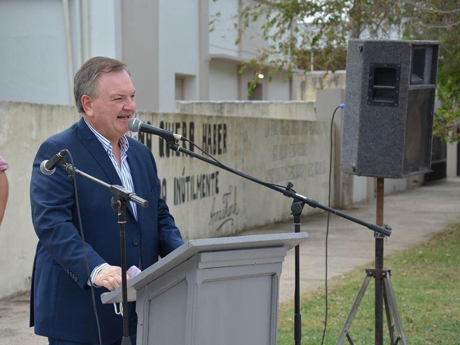 Michlig encabezó el acto de inauguración de la red de gas natural