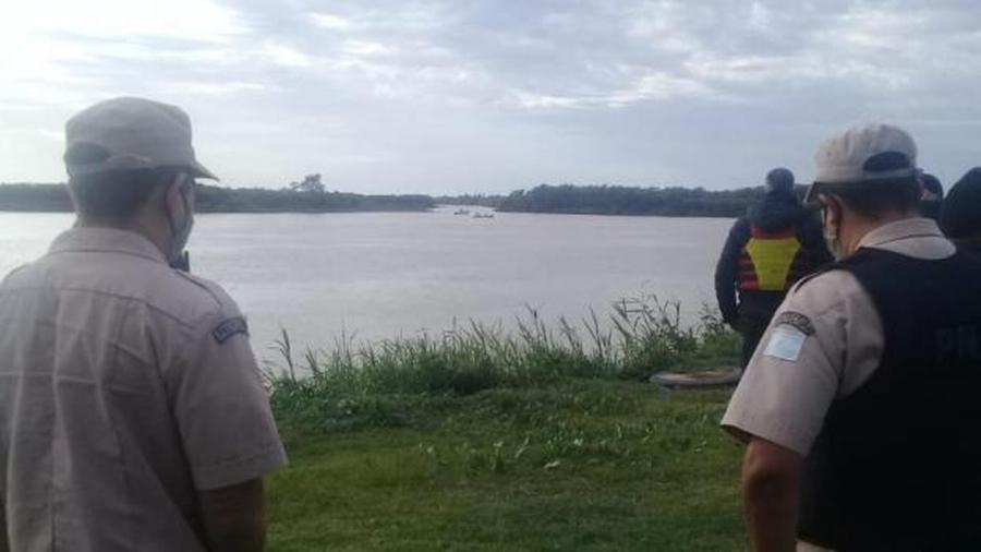 Desesperada búsqueda de un policía que cayó a las aguas del río Coronda