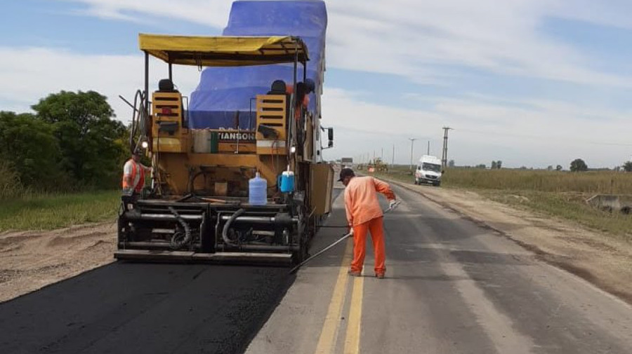 La provincia avanza con obras de bacheo en cuatro departamentos del centro provincial
